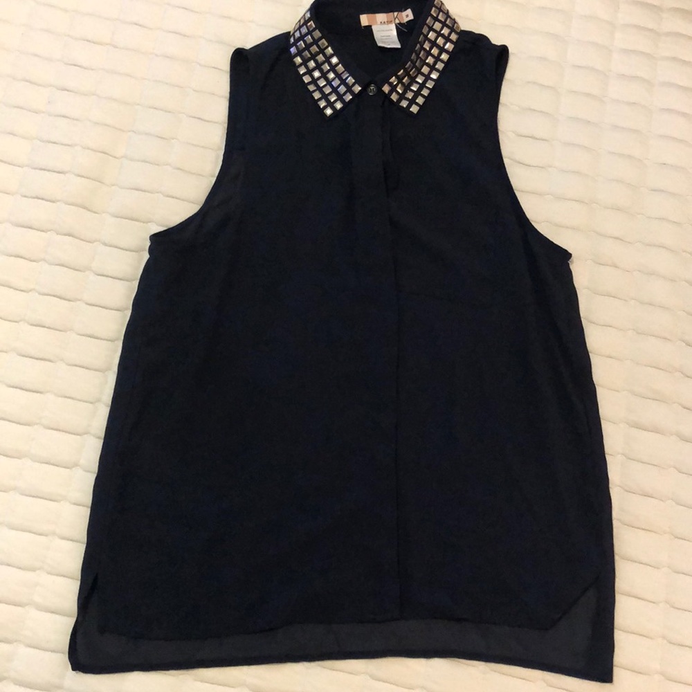 Navy tank with silver neck